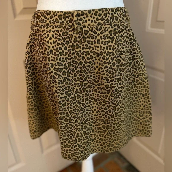Hyfve zip front leopard print mini skirt w/pockets size L. - Picture 4 of 8